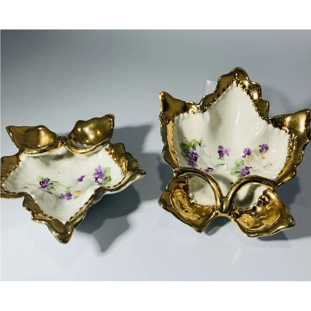 Rare Vintage Gold Floral Leaf Trinket Or Ashtay Pair - #Frenchcountry  #floral